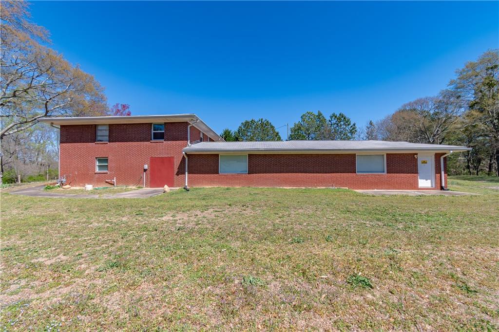 3929 Perry Lane