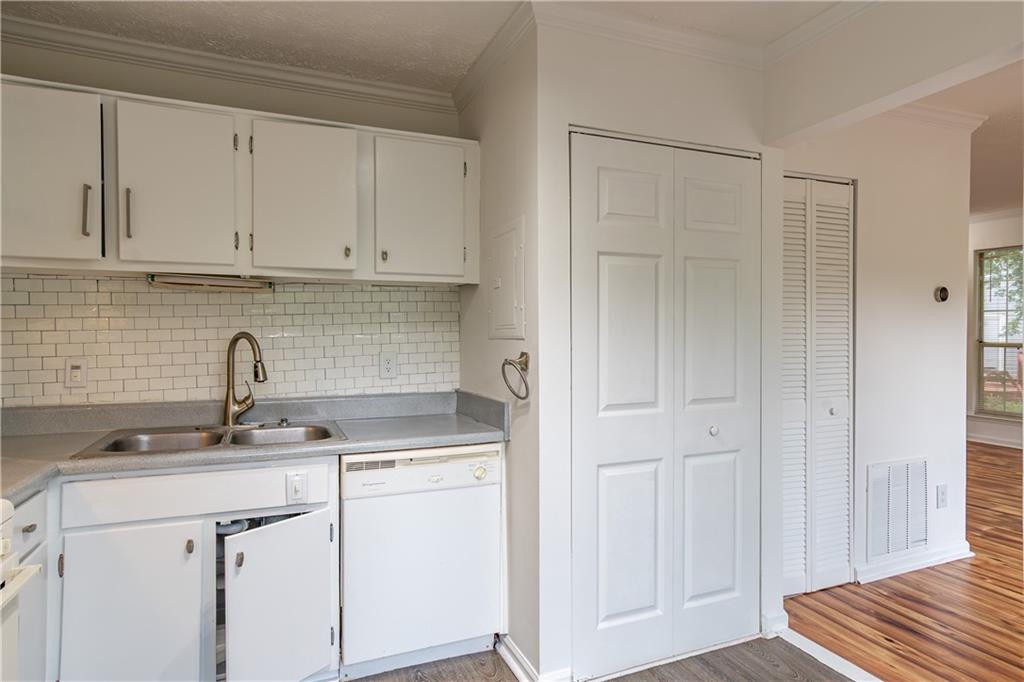 3987 Bayside Circle
