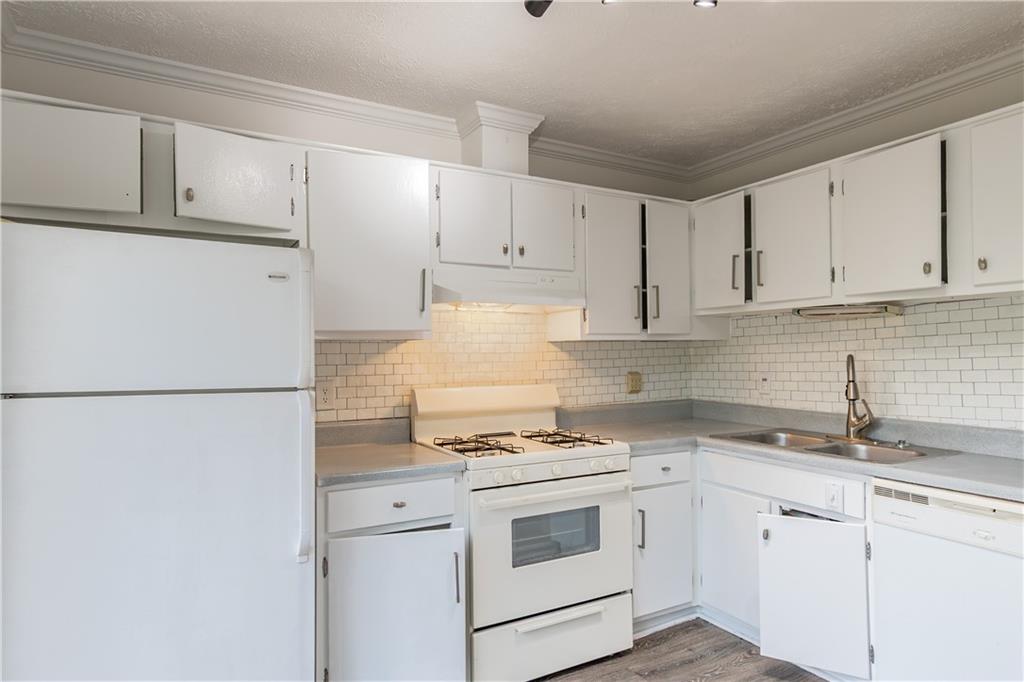 3987 Bayside Circle