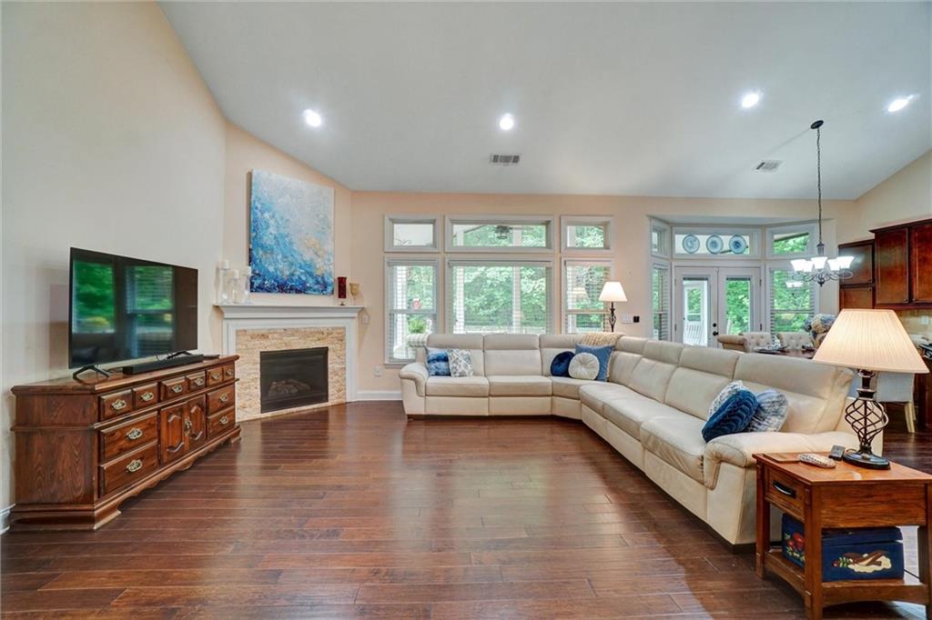 3215 Trowbridge Drive