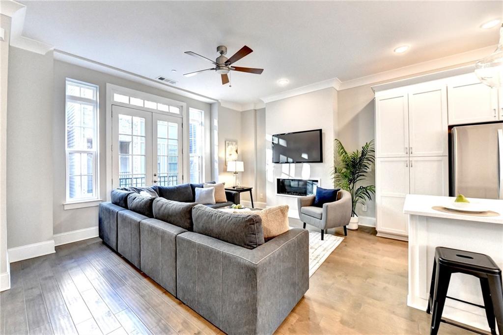 606 Broadview Terrace NE