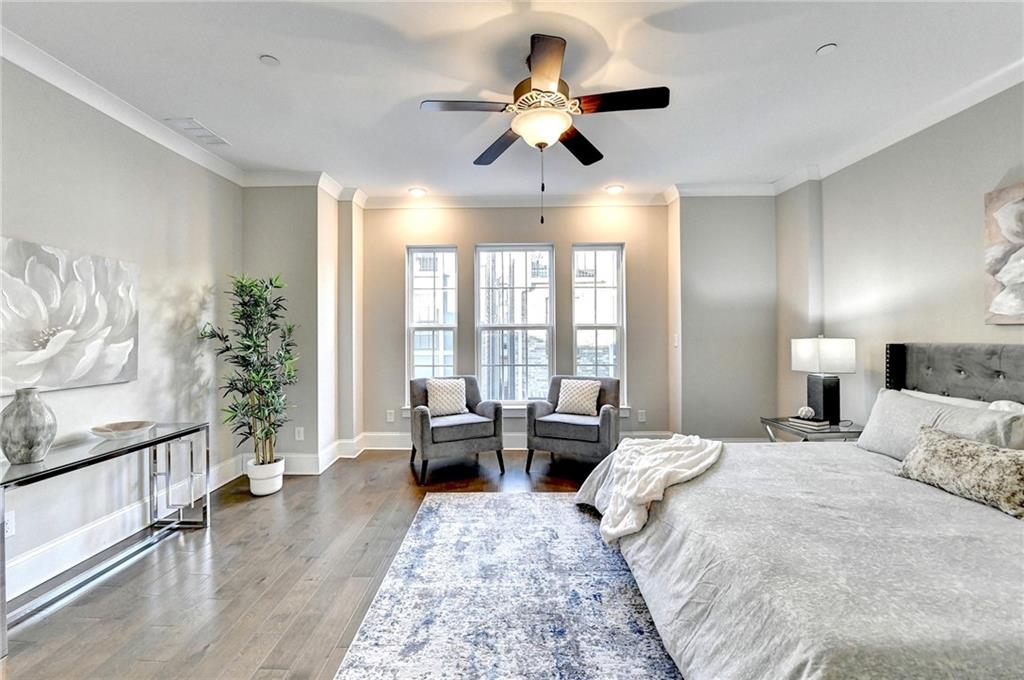 606 Broadview Terrace NE