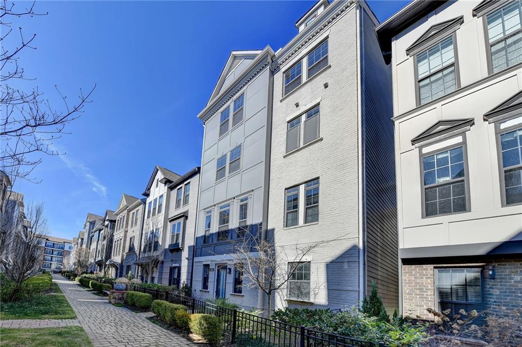 606 Broadview Terrace NE