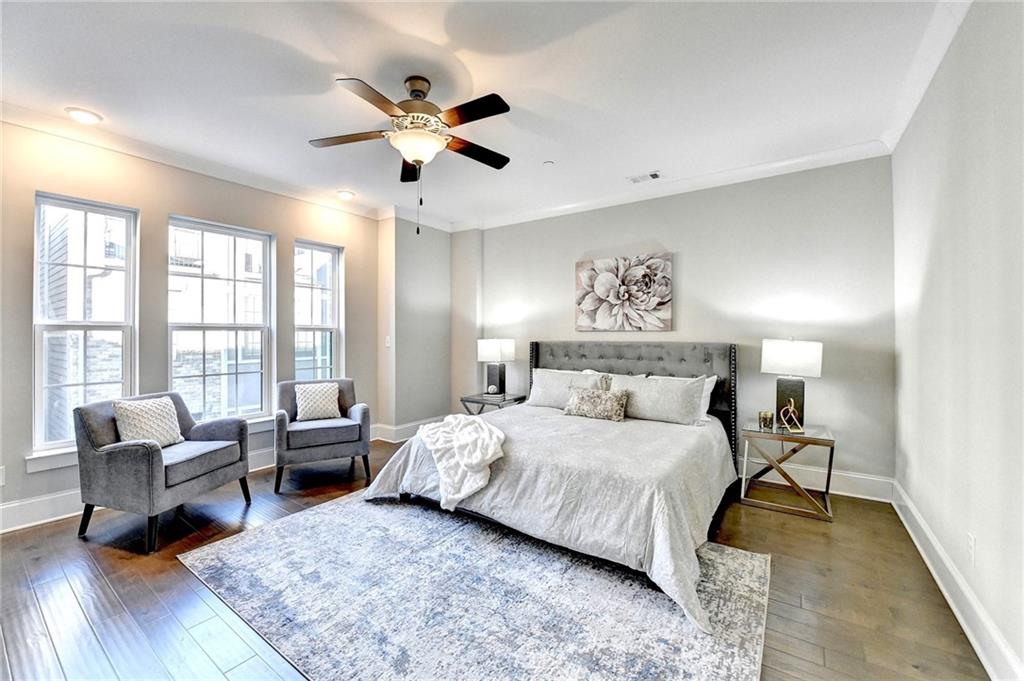 606 Broadview Terrace NE