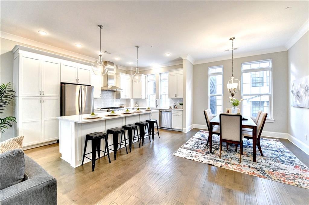 606 Broadview Terrace NE