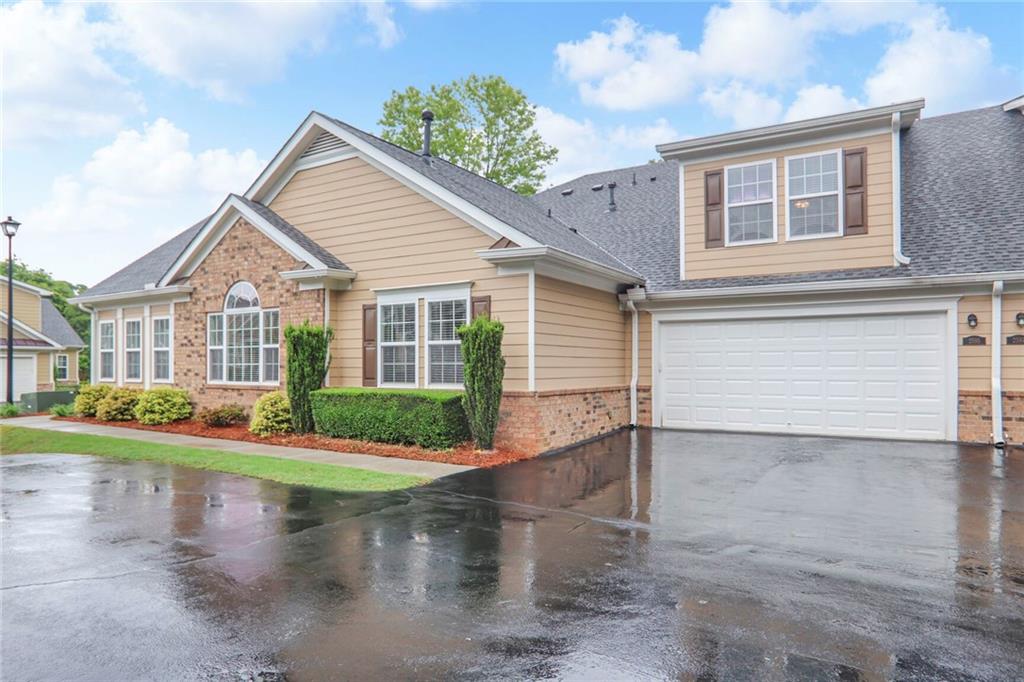 2595 Grapevine Circle
