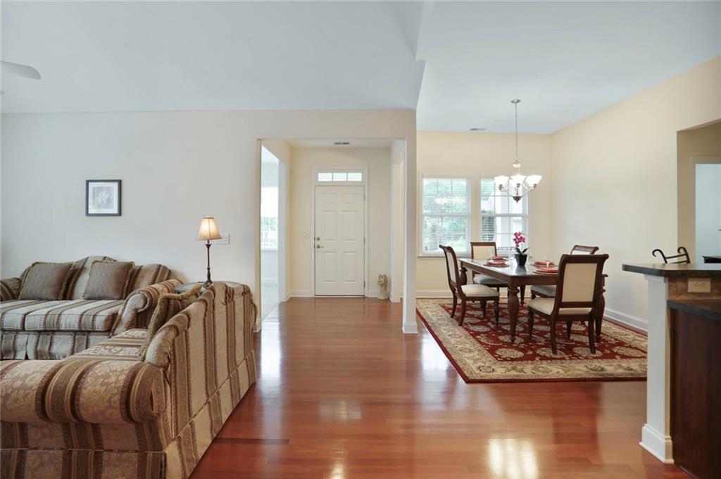 2595 Grapevine Circle