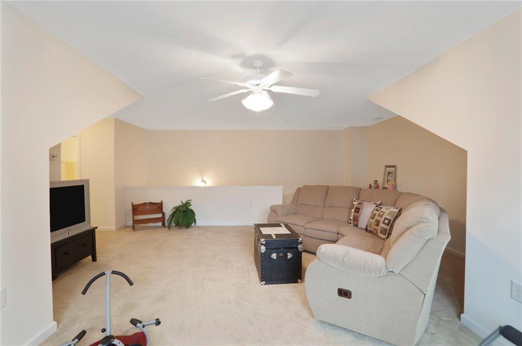 2595 Grapevine Circle