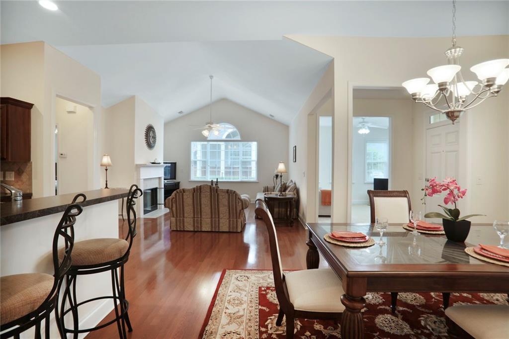 2595 Grapevine Circle