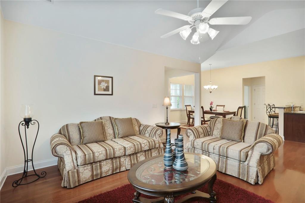 2595 Grapevine Circle