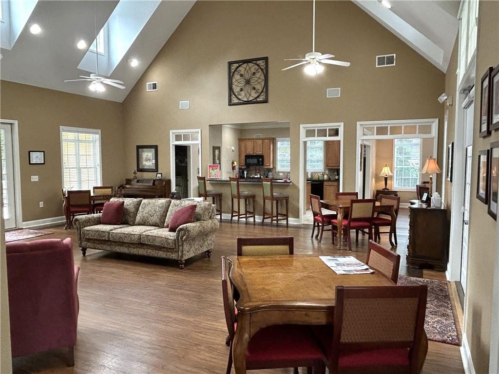 2595 Grapevine Circle