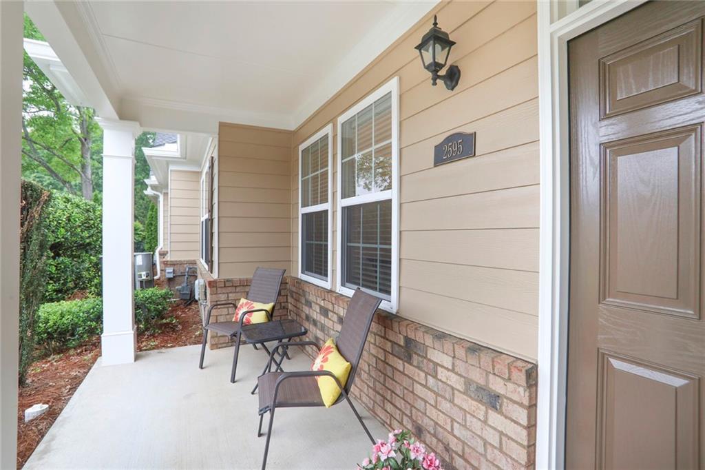 2595 Grapevine Circle