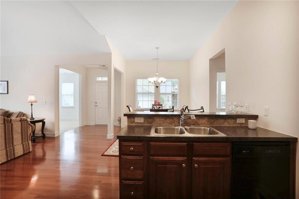 2595 Grapevine Circle