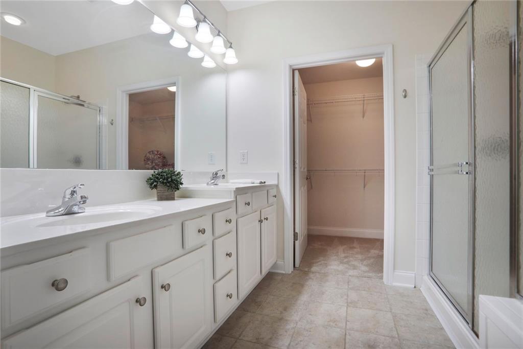 2595 Grapevine Circle