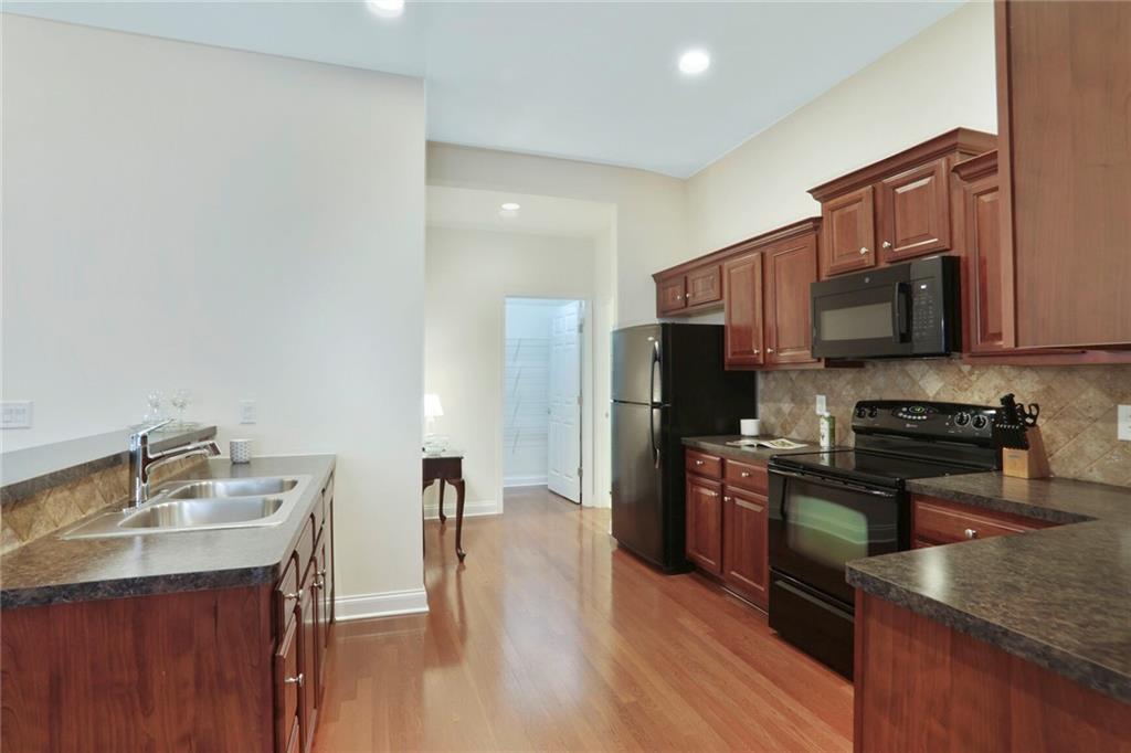 2595 Grapevine Circle