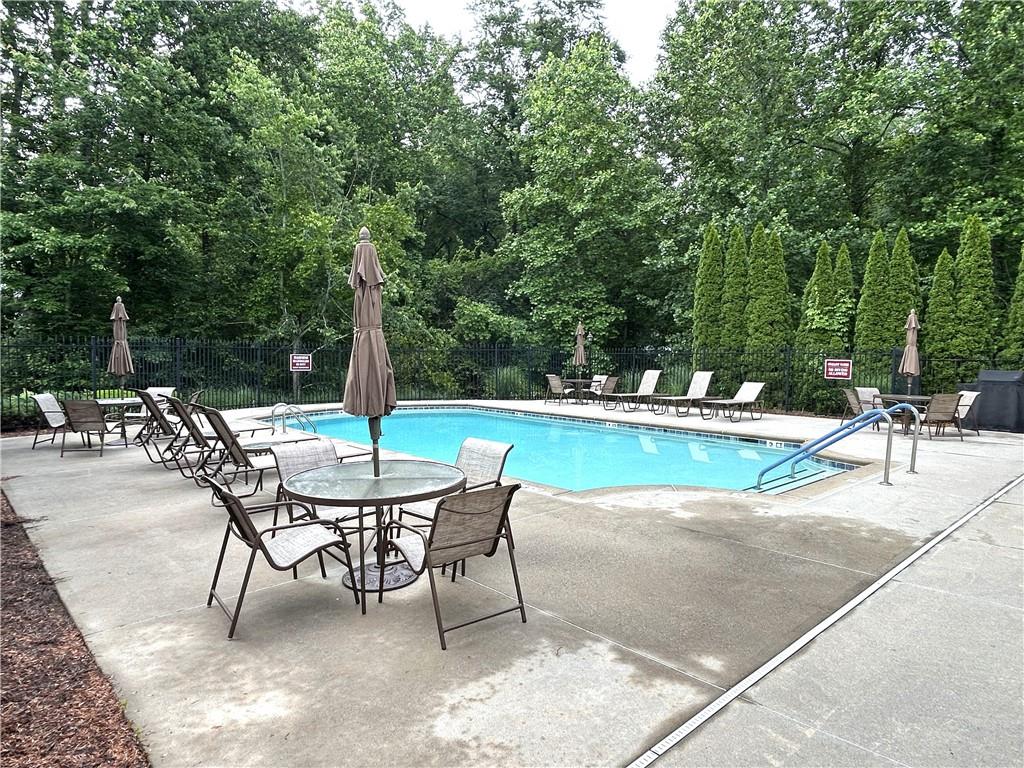 2595 Grapevine Circle