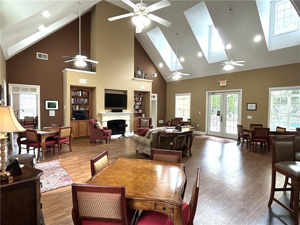 2595 Grapevine Circle