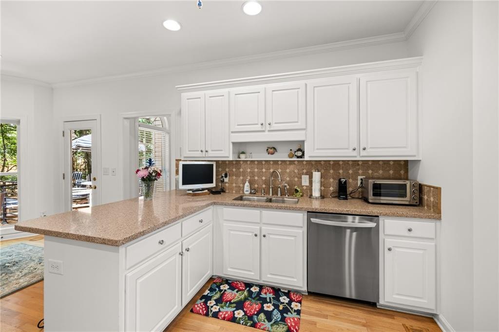 6126 Foxmoor Court