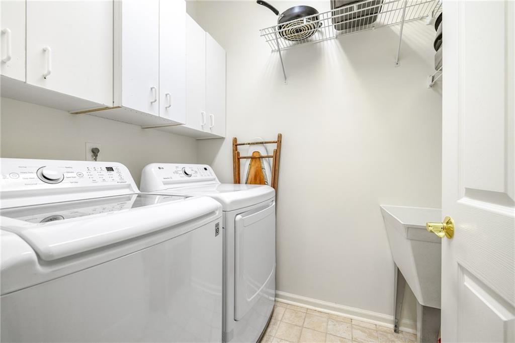 6126 Foxmoor Court