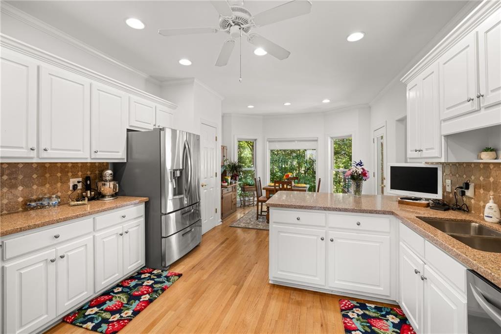 6126 Foxmoor Court