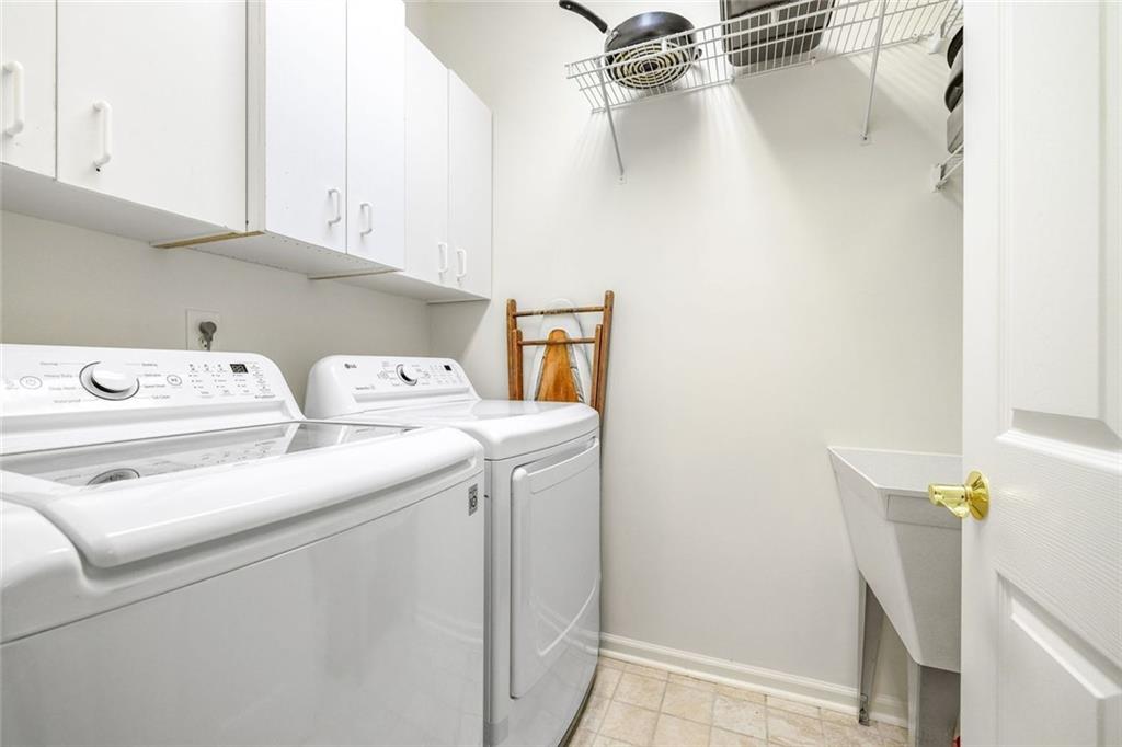 6126 Foxmoor Court