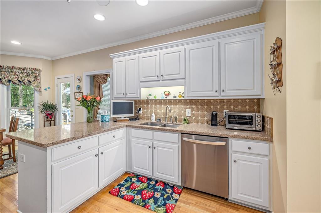 6126 Foxmoor Court