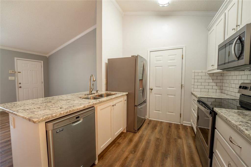 3003 Bentley Park Circle