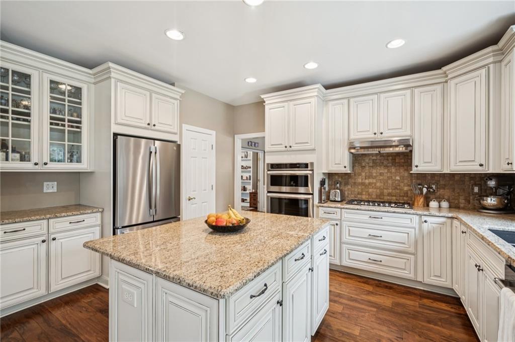 1800 Hunters Moon Drive