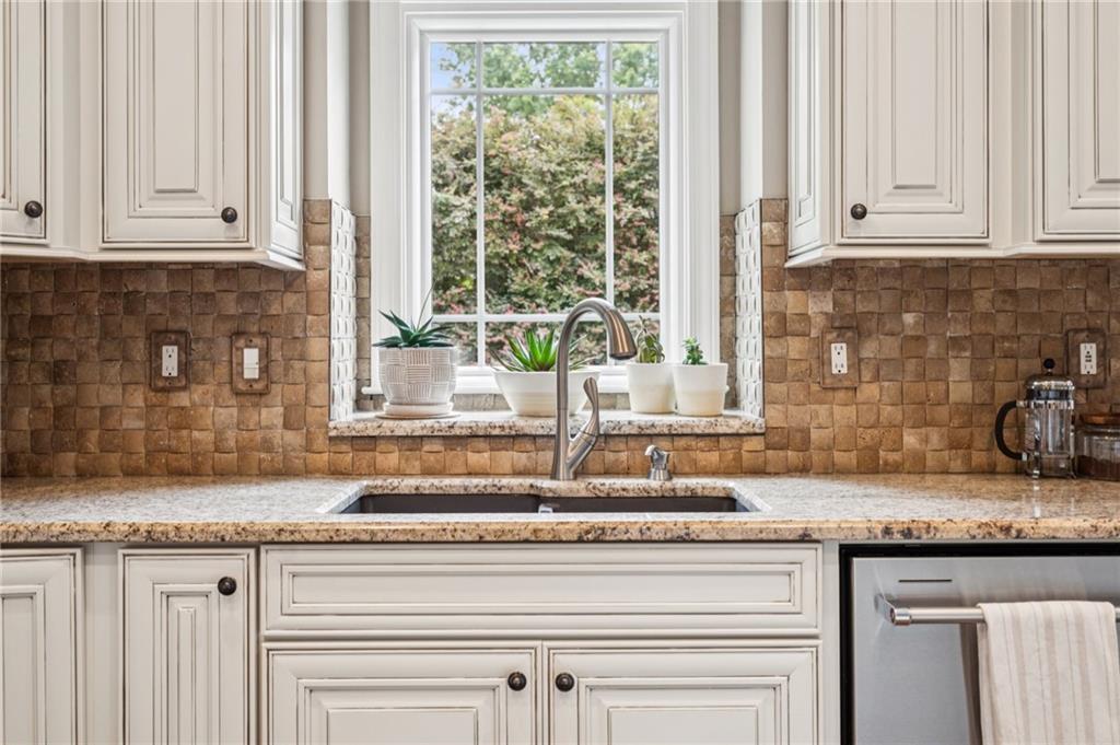 1800 Hunters Moon Drive