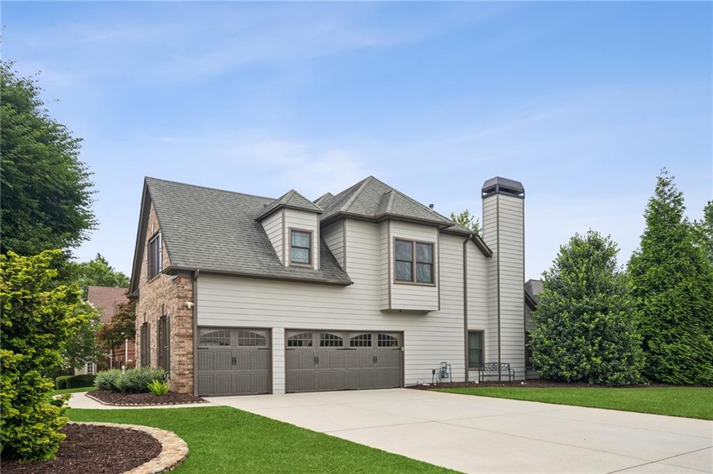 1800 Hunters Moon Drive