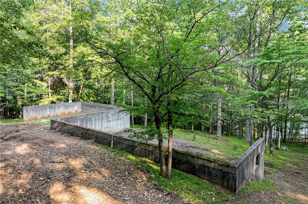 2020 War Hill Park Road