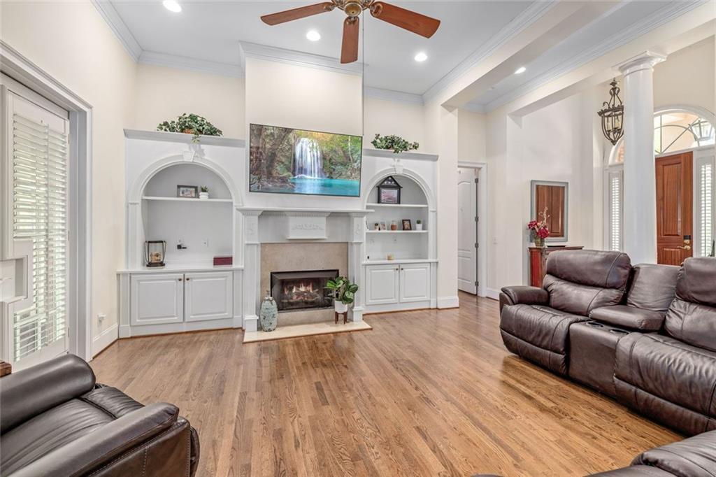311 Vinings Walk