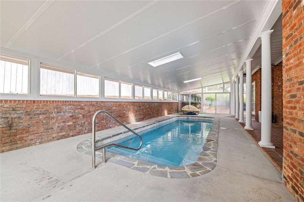 311 Vinings Walk