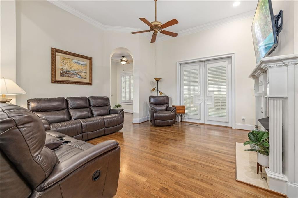 311 Vinings Walk