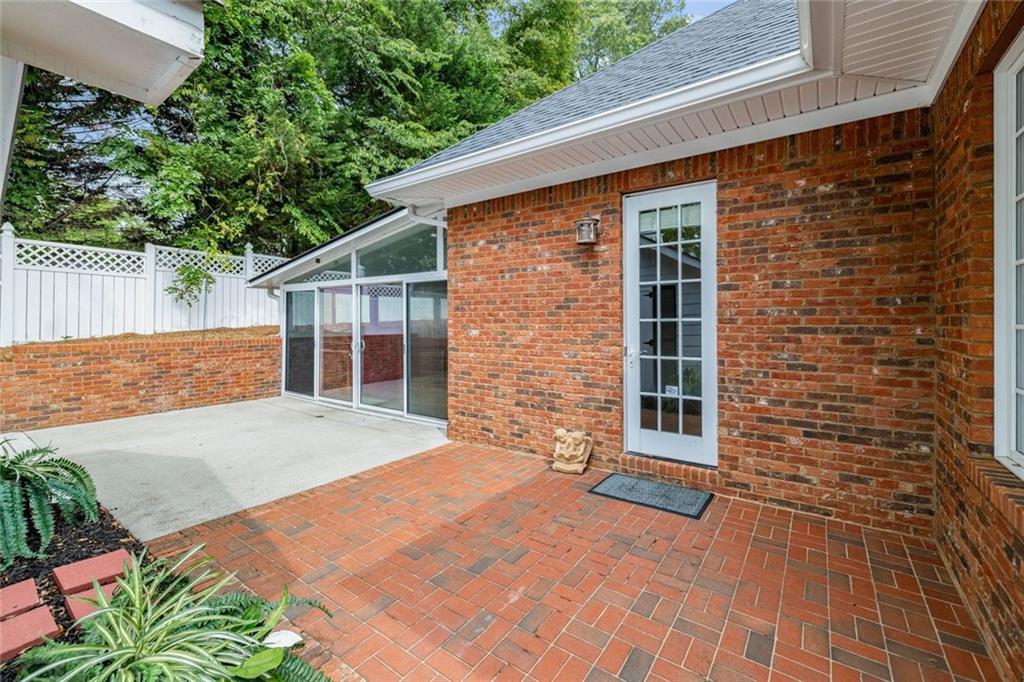 311 Vinings Walk