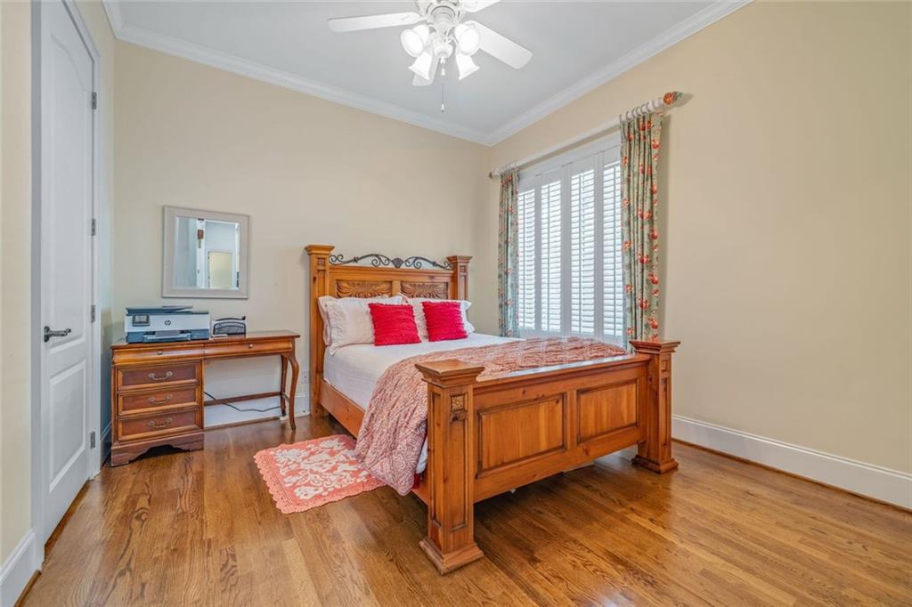 311 Vinings Walk
