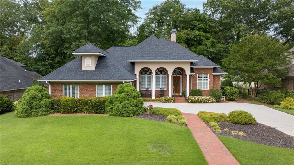 311 Vinings Walk