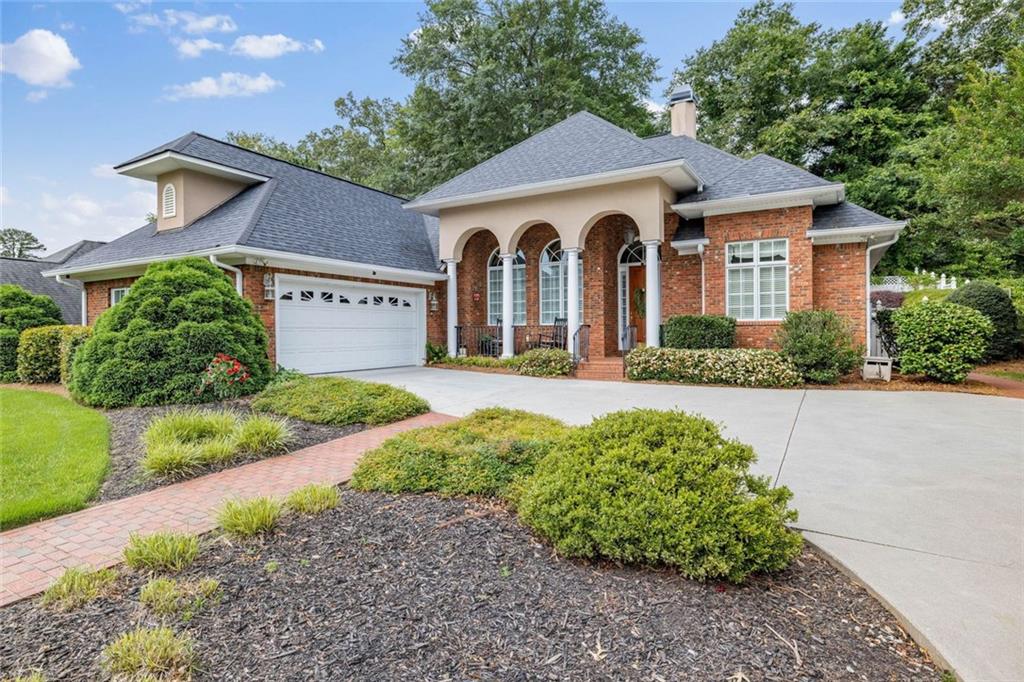 311 Vinings Walk