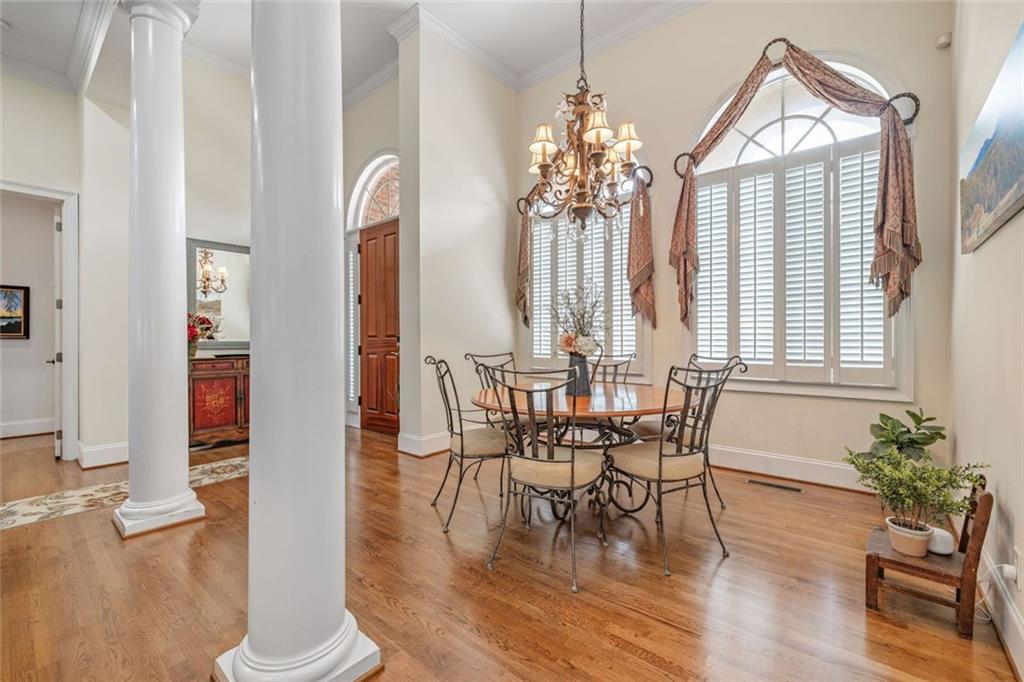 311 Vinings Walk