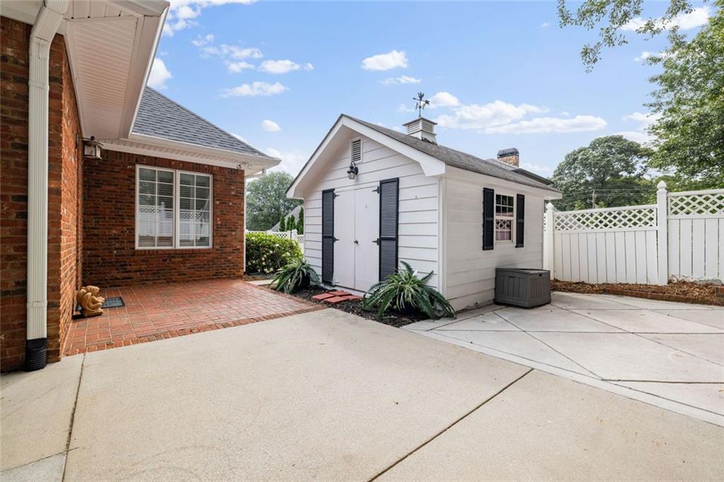 311 Vinings Walk