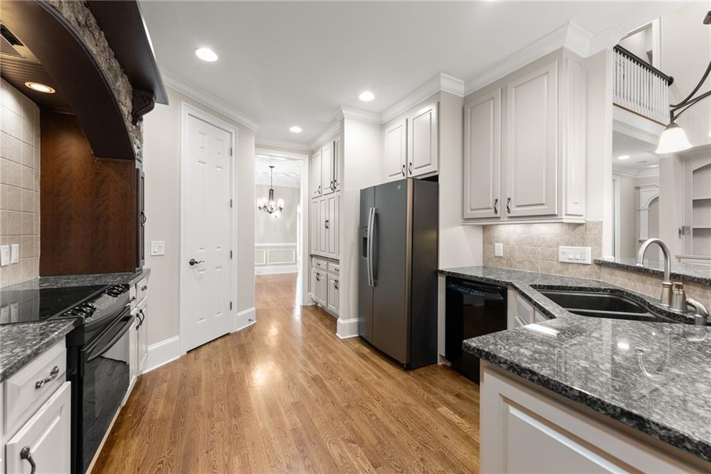 3311 Marina View Way