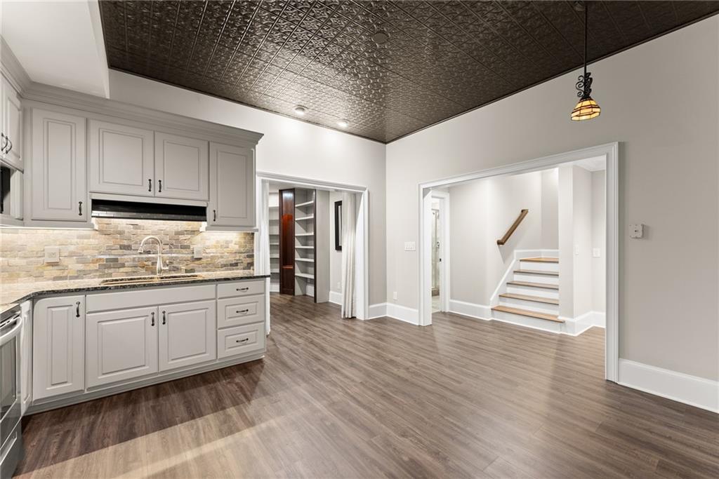 3311 Marina View Way