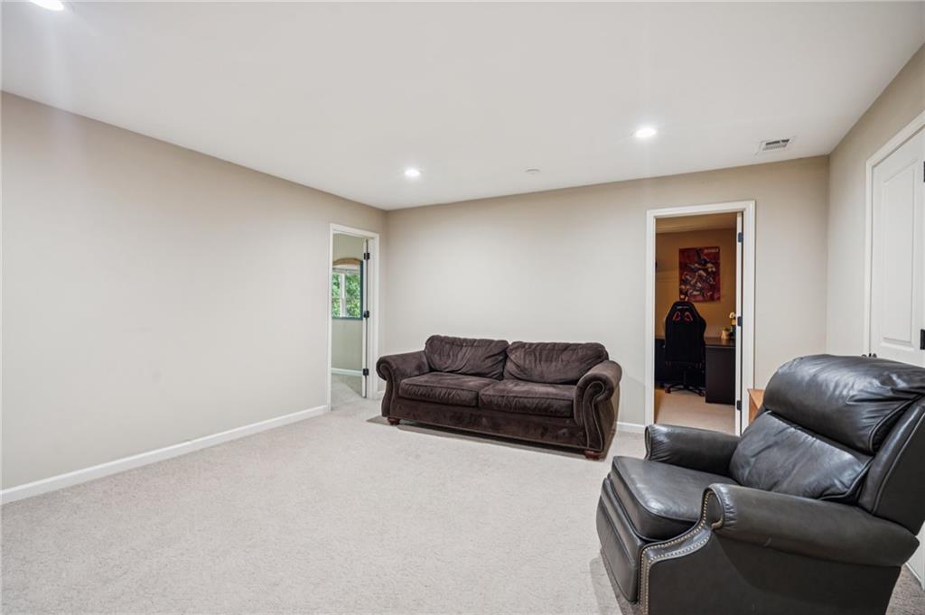 1028 Constitution Way