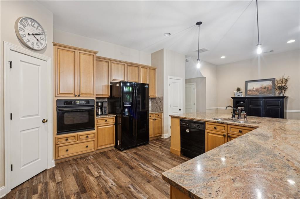 1028 Constitution Way