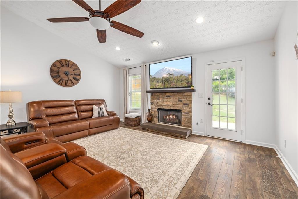 3777 Walnut Grove Way