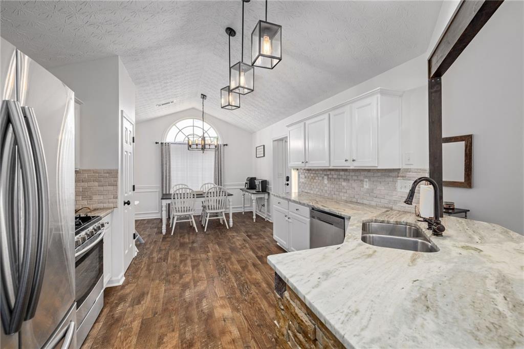 3777 Walnut Grove Way