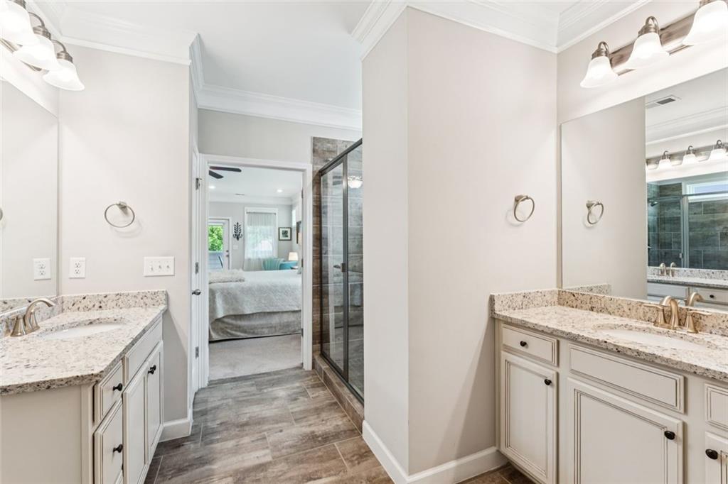 2880 Westlington Circle