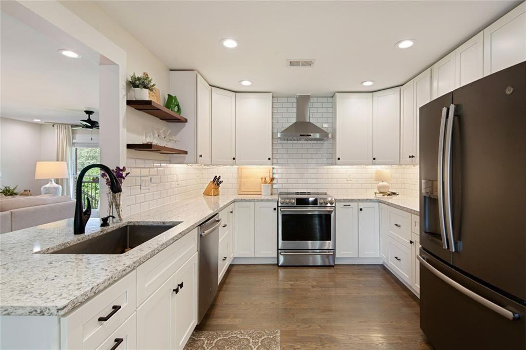 3847 Cloudland Drive Drive SE