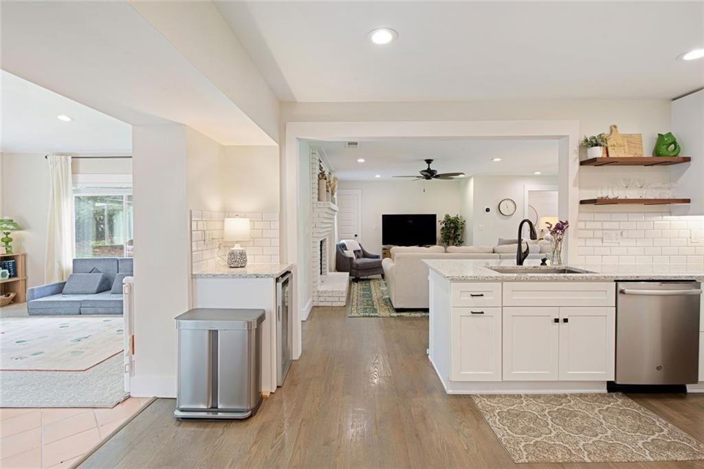 3847 Cloudland Drive Drive SE