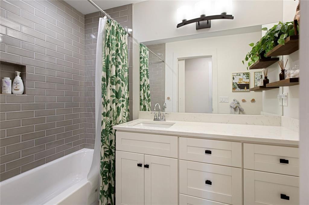 3847 Cloudland Drive Drive SE